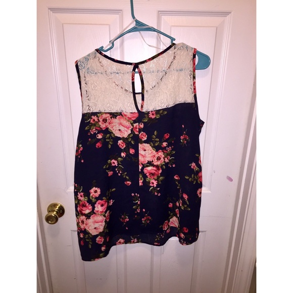 Floral Tank Top - Picture 2 of 3